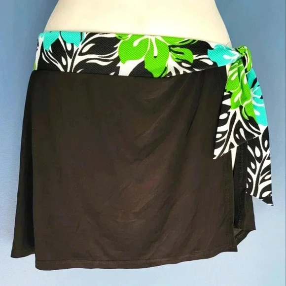 Body I.D Black Tropical Side Tie Cover up Skirt Size PS & M NWT - Picture 1 of 4